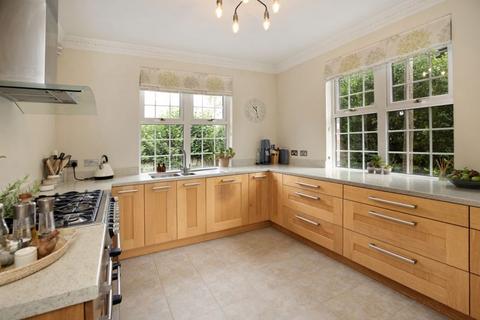 5 bedroom house for sale, Totnes Road, Newton Abbot