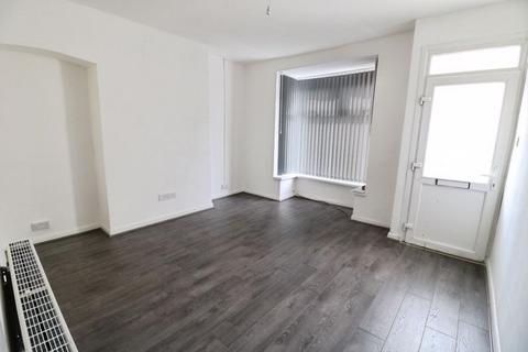 2 bedroom terraced house to rent, Estcourt Street, East Hull