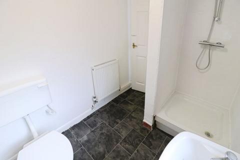 2 bedroom terraced house to rent, Estcourt Street, East Hull
