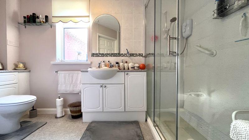 En-Suite to Bedroom