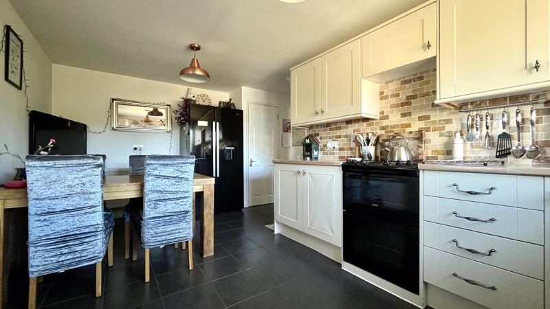 Kitchen Dining Area
