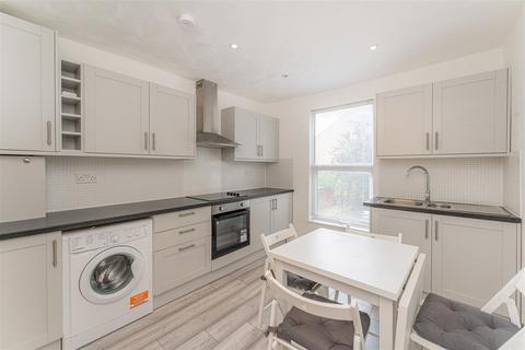2 bedroom flat for sale, Stanmore Road, London, N15