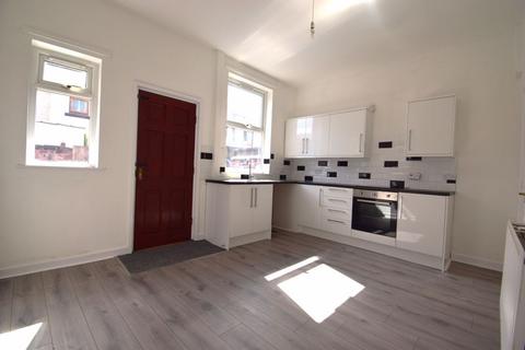 3 bedroom terraced house to rent, Poplar Street, Leigh