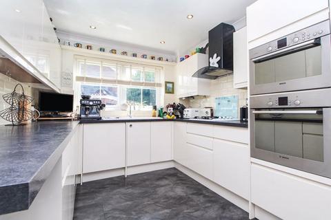 4 bedroom detached house for sale, The Cloisters, Bedford MK41