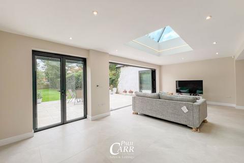 55 Walsall Road, Lichfield, WS13 8AD