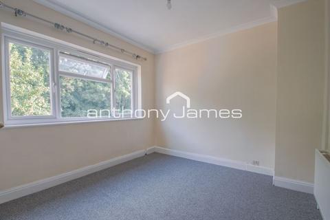 2 bedroom maisonette for sale, Eversley Avenue, Barnehurst DA7