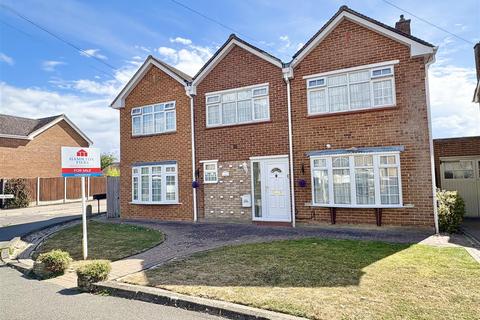 5 bedroom detached house for sale, Paignton Avenue, Old Springfield, Chelmsford