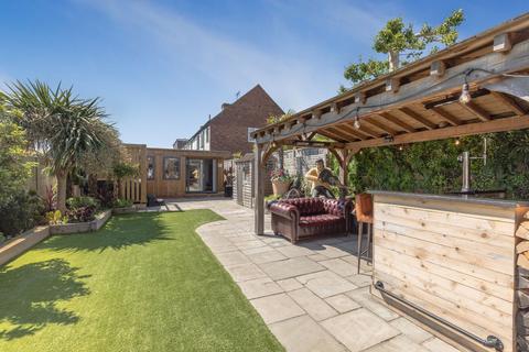 7 Erringham Road, Shoreham-by-sea, BN43 5NQ