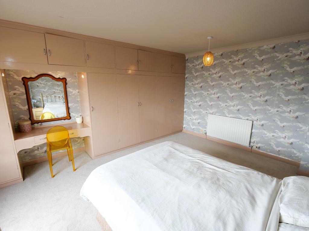Master Bedroom Dual Aspect