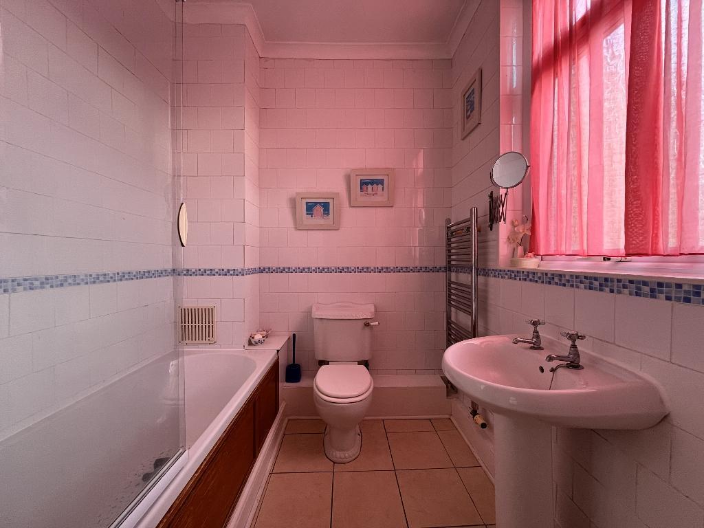 Bathroom/WC GF