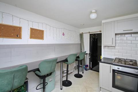 2 bedroom flat for sale, High Street, Herne Bay, Kent, CT6 5LH