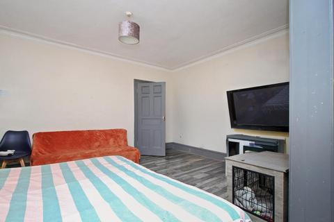 2 bedroom flat for sale, High Street, Herne Bay, Kent, CT6 5LH