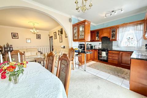 3 bedroom semi-detached house for sale, Bishopscote Road, Saints, Luton, Bedfordshire, LU3 1PB