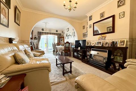 3 bedroom semi-detached house for sale, Bishopscote Road, Saints, Luton, Bedfordshire, LU3 1PB