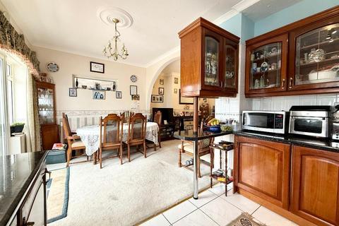 3 bedroom semi-detached house for sale, Bishopscote Road, Saints, Luton, Bedfordshire, LU3 1PB