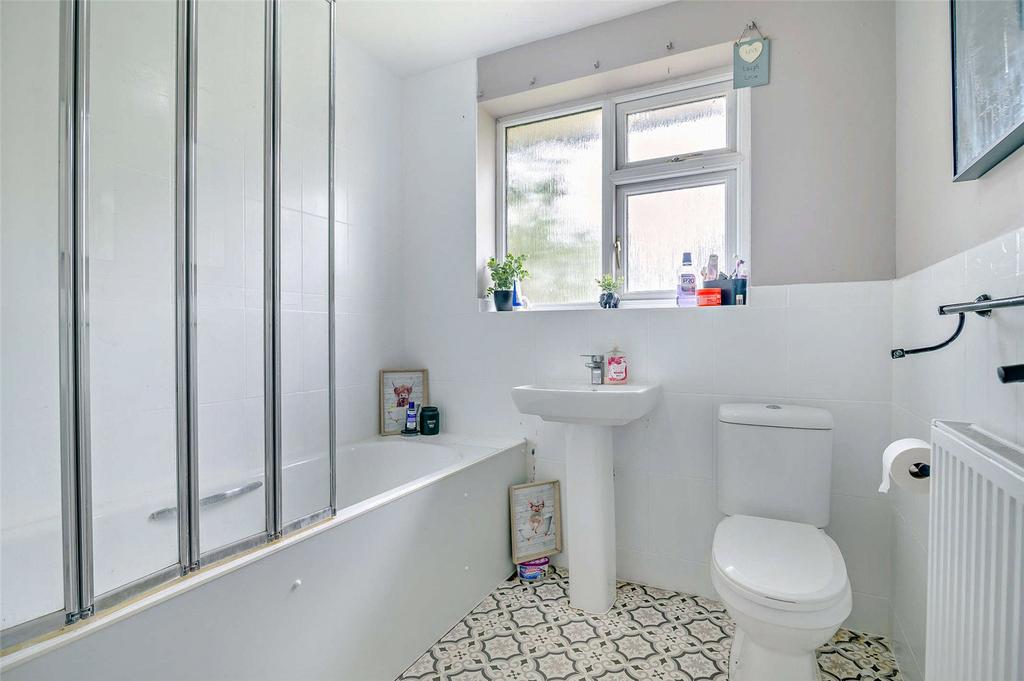 2 Bathrooms