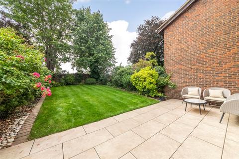 3 Lyndhurst Close, Croydon, CR0 5LU