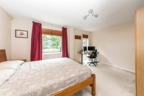 3 Lyndhurst Close, Croydon, CR0 5LU