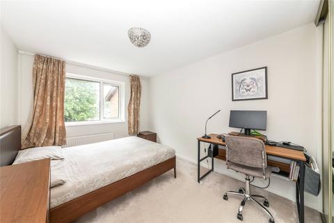 3 Lyndhurst Close, Croydon, CR0 5LU
