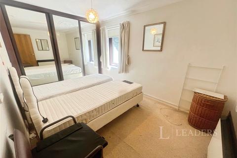 undefined, Warwick Avenue, Bedford, Bedfordshire