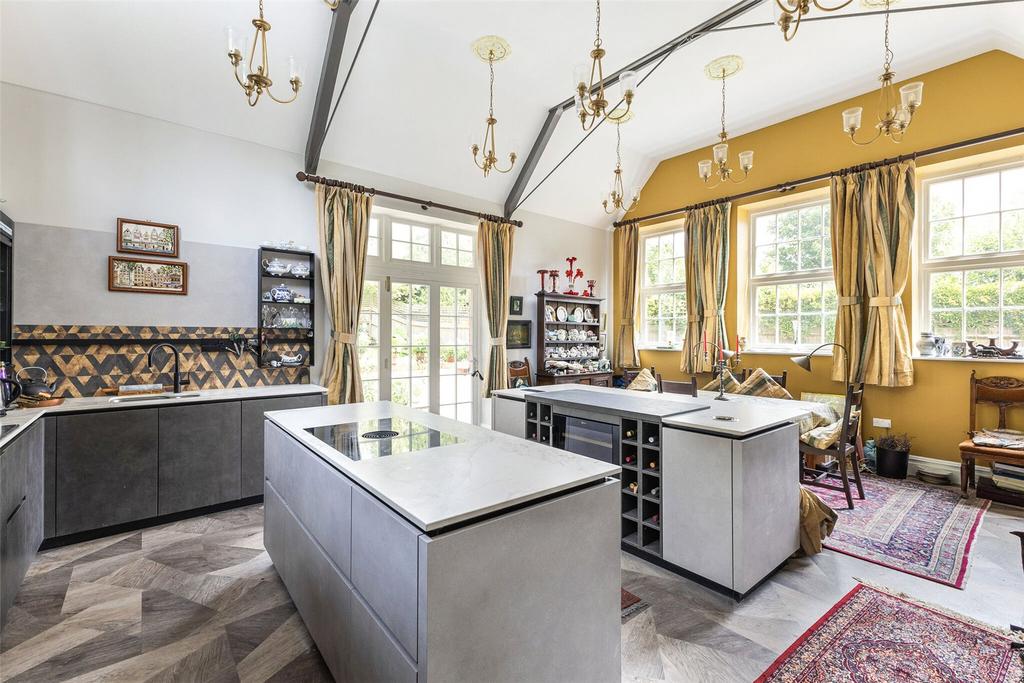 Kitchen/Dining Rm