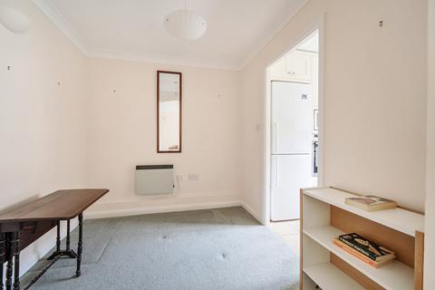 2 bedroom apartment for sale, Priory Mews, Trafalgar Road, Cirencester, Gloucestershire, GL7