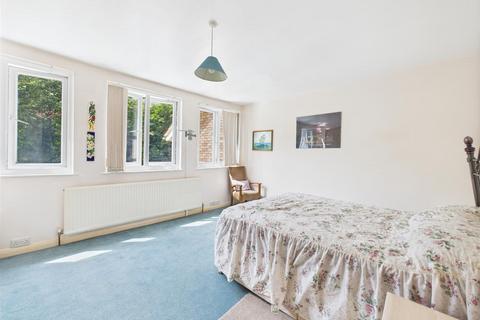 47 Milton Road, Ickenham, Uxbridge, UB10 8NJ
