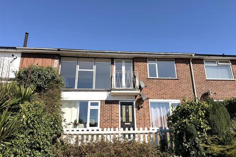 2 bedroom flat for sale, Laurel Close, Leigh On Sea, Essex