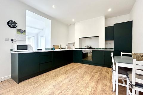 2 bedroom end of terrace house for sale, Huddersfield Road, Diggle, Saddleworth, OL3