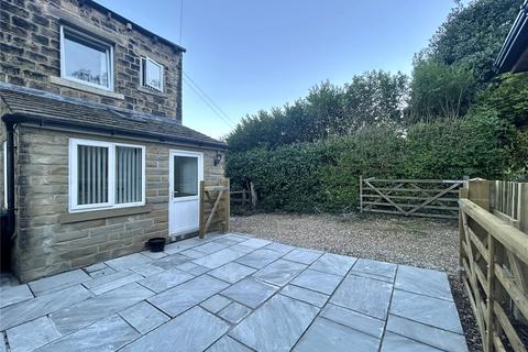 2 bedroom end of terrace house for sale, Huddersfield Road, Diggle, Saddleworth, OL3