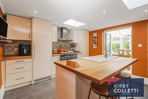 undefined, River Avenue, Hoddesdon
