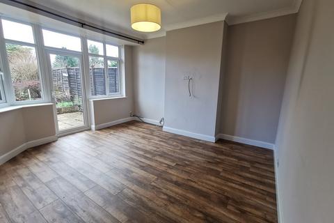 2 bedroom bungalow to rent, Ryecroft Way, Luton, LU2