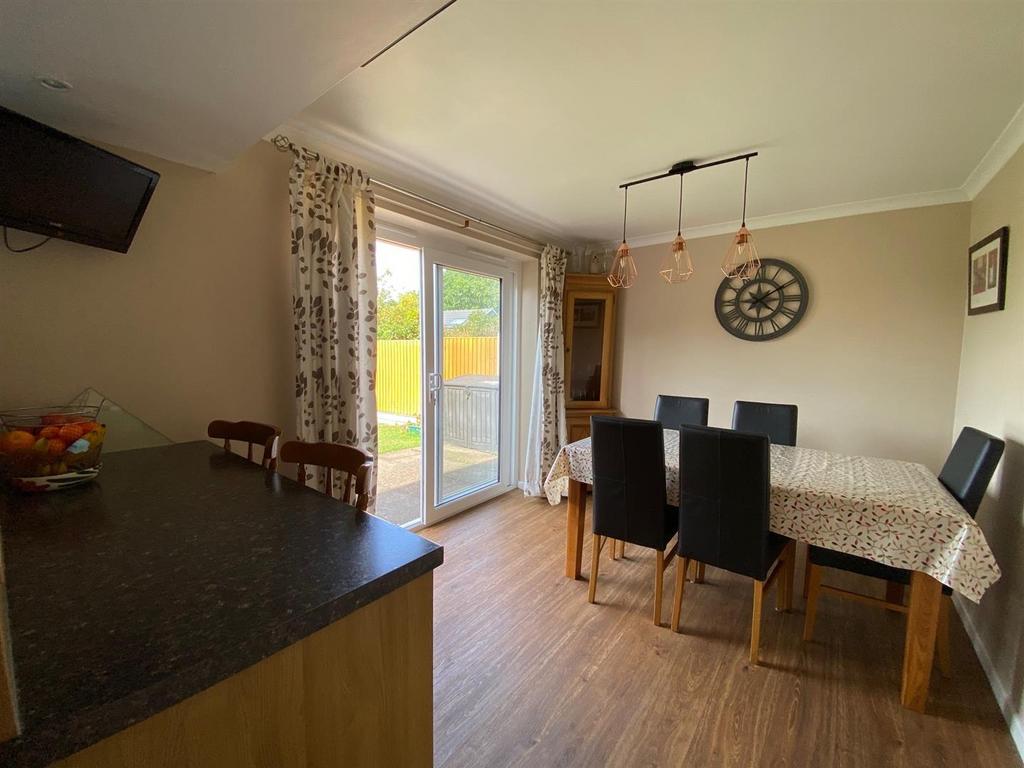 Dining Area.jpg