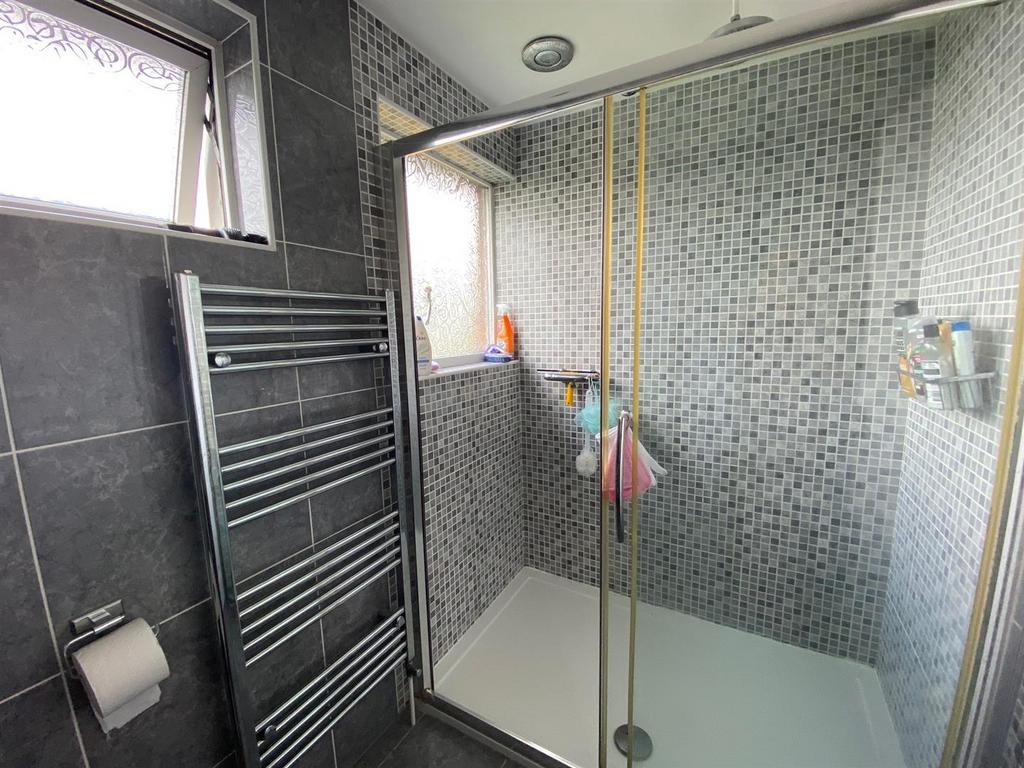 Shower Room.jpg