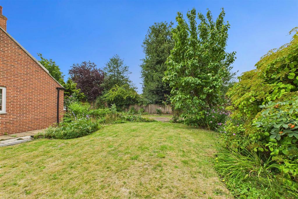 CAM04235 G0-PR0075-STILL025.jpg