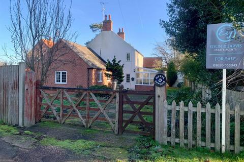 Ferry Lane, Carlton-On-Trent, Newark