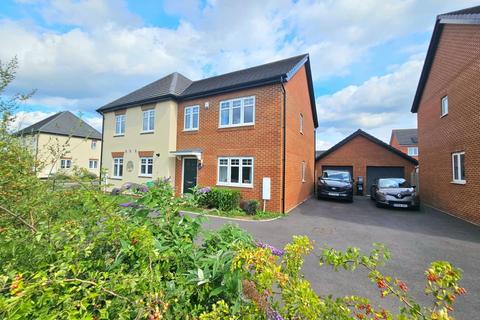38 Box Road, Cam, Dursley, GL11 5DJ