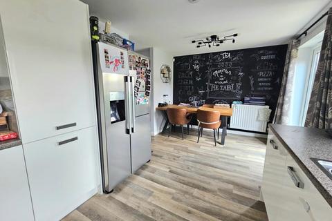 38 Box Road, Cam, Dursley, GL11 5DJ