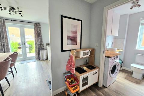 38 Box Road, Cam, Dursley, GL11 5DJ