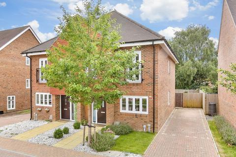 3 bedroom semi-detached house for sale, Aylsham Road, Tadworth KT20