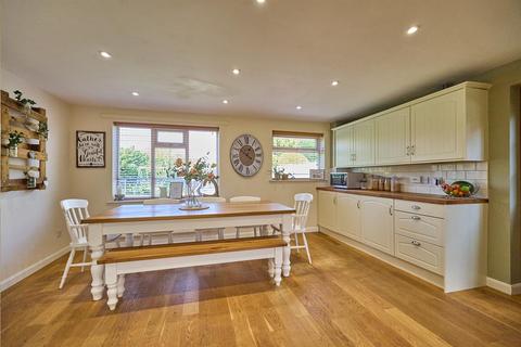 2 Armour Close, Burbage, Hinckley, LE10 2QW