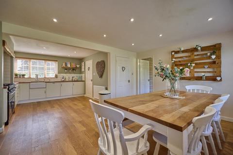 4 bedroom detached house for sale, Armour Close, Burbage