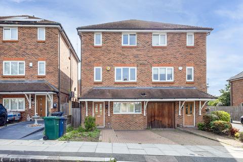 Glendale Avenue, Edgware, HA8