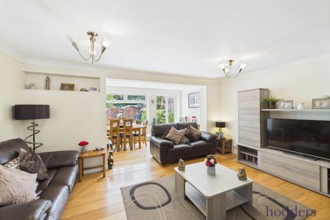 3 bedroom terraced house for sale, Dale Close, Addlestone, Surrey, KT15