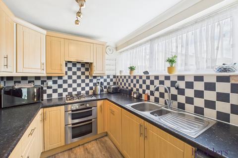 3 bedroom terraced house for sale, Dale Close, Addlestone, Surrey, KT15