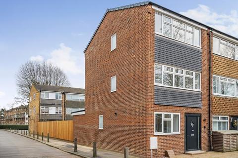 4 bedroom end of terrace house for sale, Carston Close, Lee, London, SE12