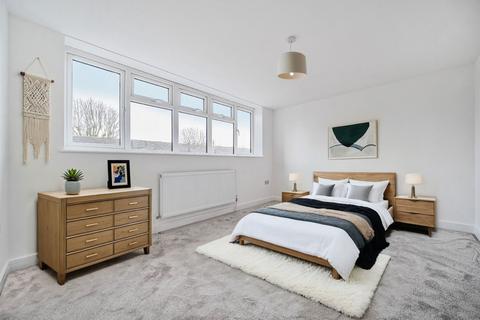 4 bedroom end of terrace house for sale, Carston Close, Lee, London, SE12