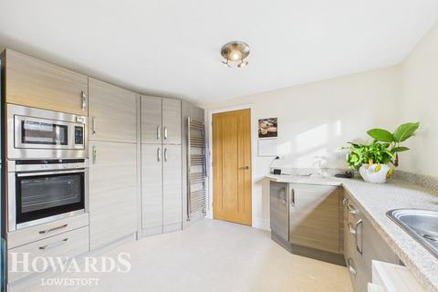 3 bedroom detached bungalow for sale, Chestnut Avenue, Oulton Broad