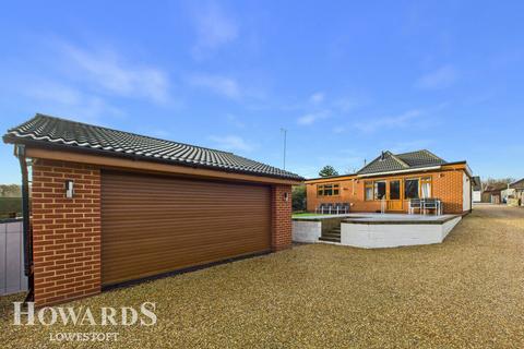 3 bedroom detached bungalow for sale, Chestnut Avenue, Oulton Broad