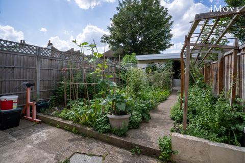 3 bedroom terraced house for sale, Whateley Road, London SE20